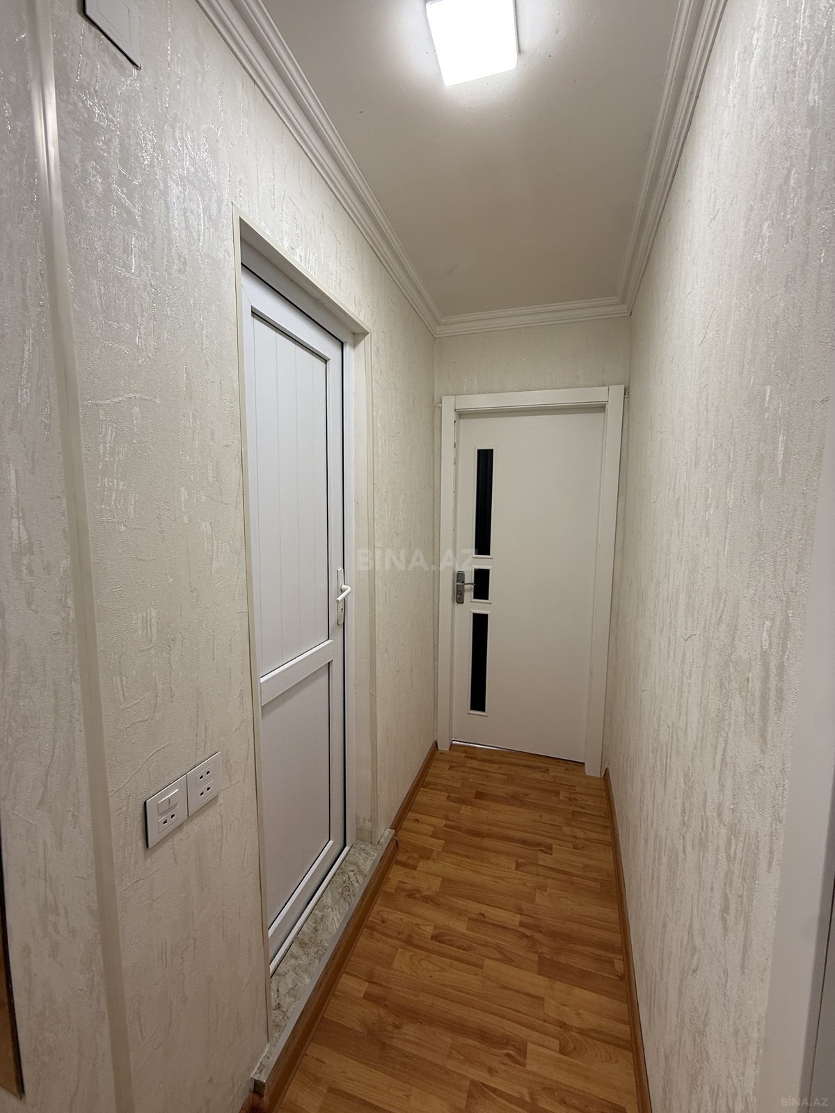 2 otaqlı Köhnə tikili, Elmlər Akademiyası m., Bakı