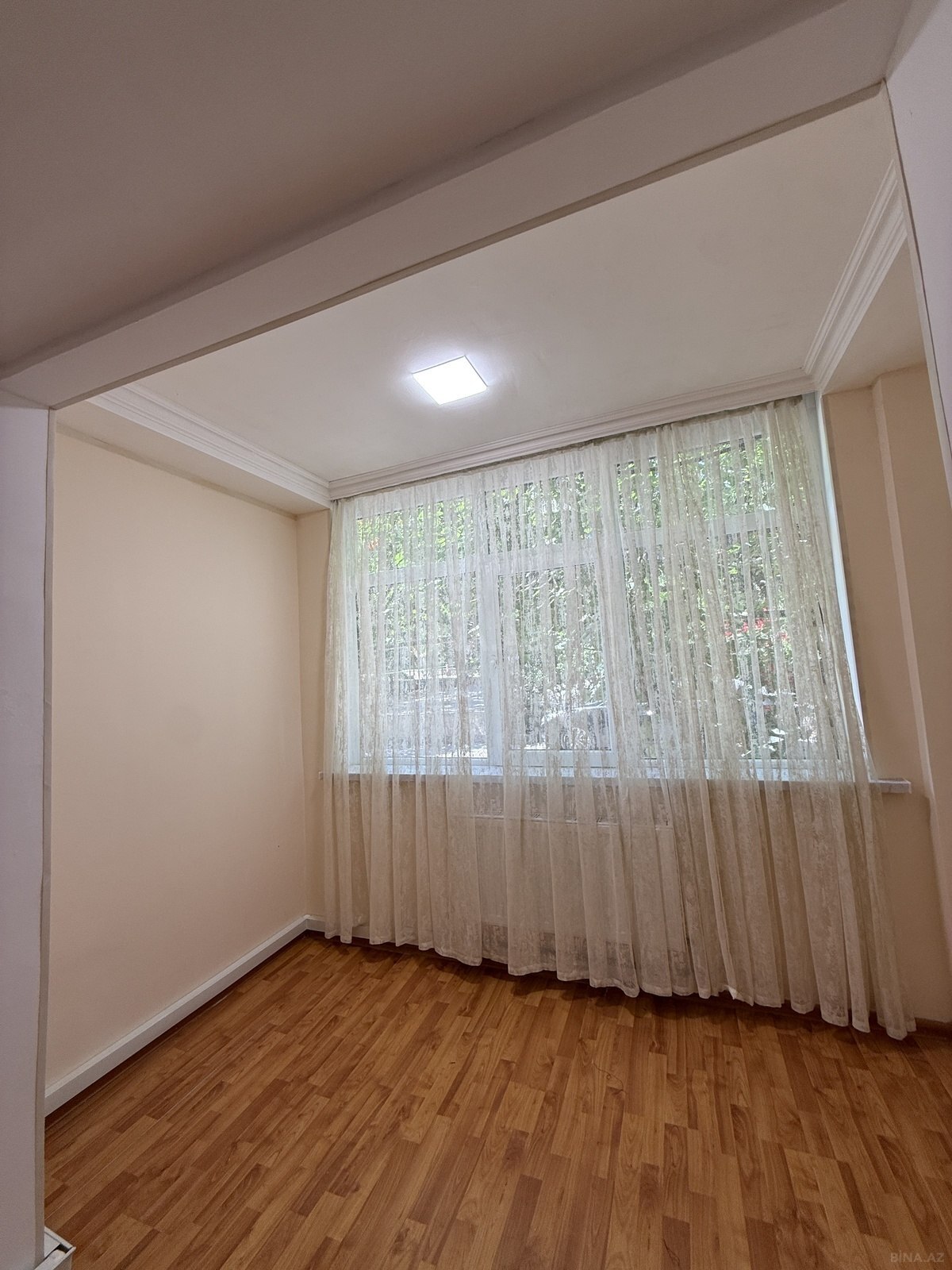 2 otaqlı Köhnə tikili, Elmlər Akademiyası m., Bakı