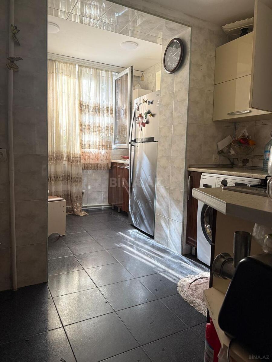 2 otaqlı Köhnə tikili, Elmlər Akademiyası m., Bakı