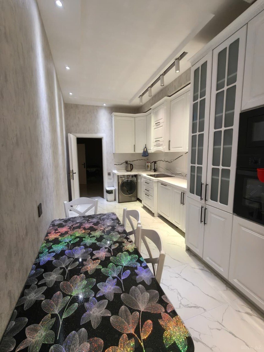 3 otaqlı Yeni tikili, Bakıxanov q., Bakı