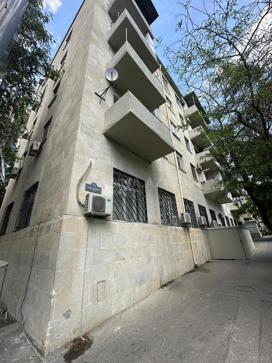 3 otaqlı Köhnə tikili, Nizami m., Bakı