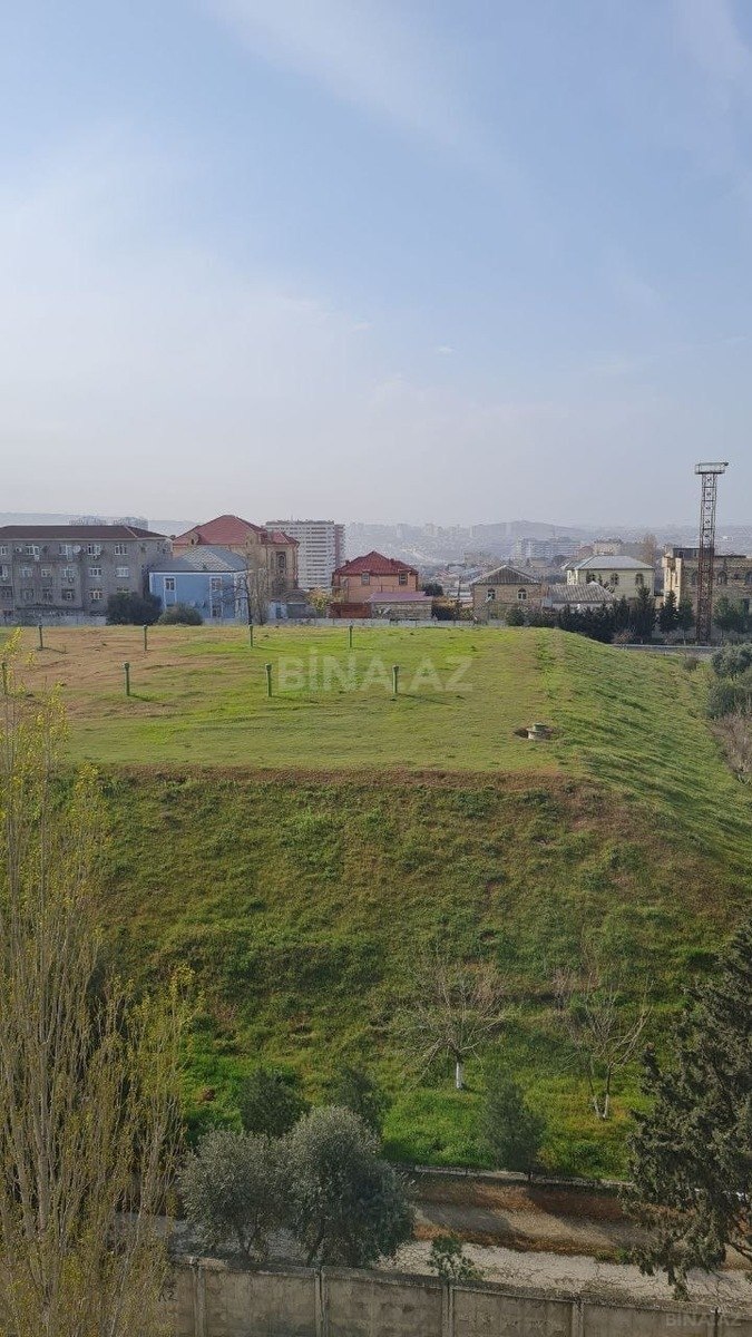 3 otaqlı Köhnə tikili, Memar Əcəmi m., Bakı