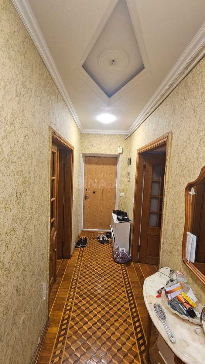 3 otaqlı Köhnə tikili, Elmlər Akademiyası m., Bakı