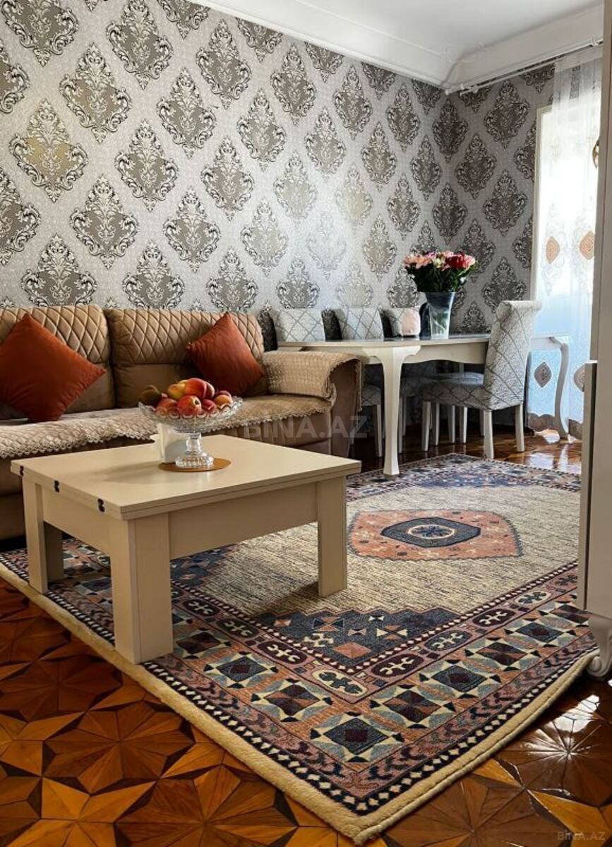 3 otaqlı Köhnə tikili, Nizami m., Bakı