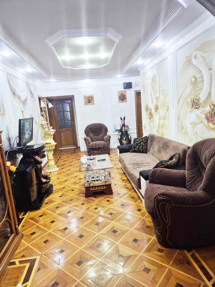 5 otaqlı Köhnə tikili, Azadlıq Prospekti m., Bakı