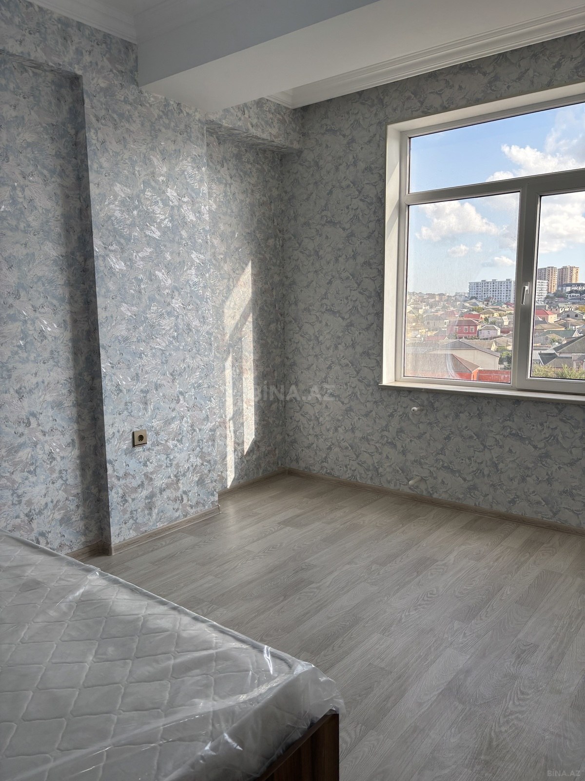 3 otaqlı Yeni tikili, Xırdalan