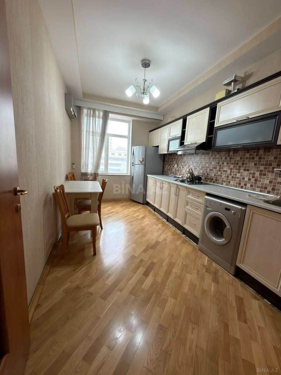 3 otaqlı Yeni tikili, Nizami m., Bakı