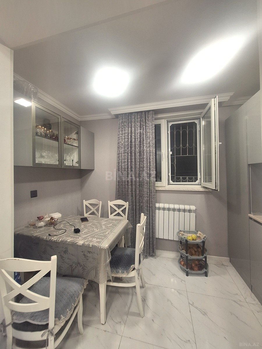 2 otaqlı Köhnə tikili, Elmlər Akademiyası m., Bakı