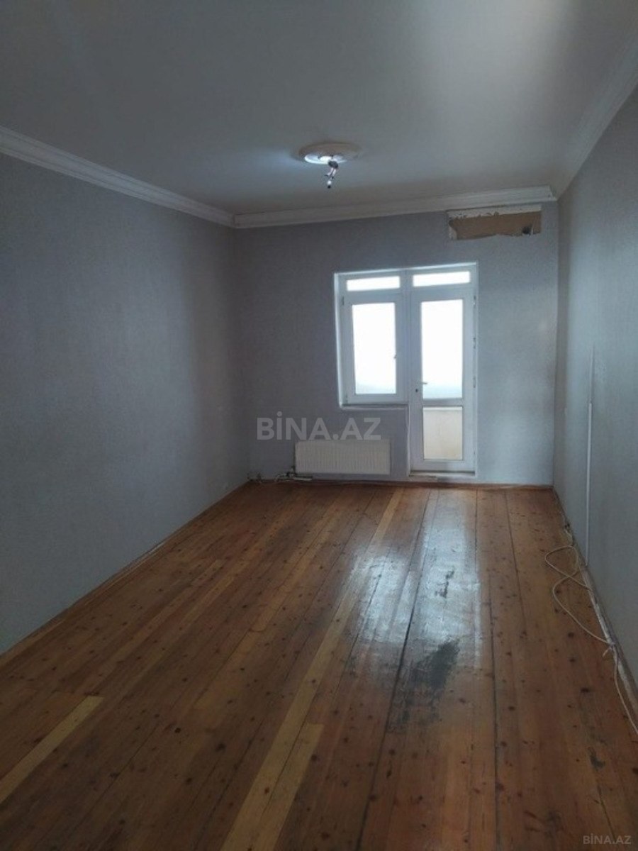 4 otaqlı Köhnə tikili, Xalqlar Dostluğu m., Bakı