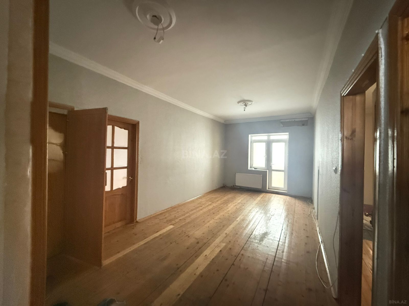 4 otaqlı Köhnə tikili, Xalqlar Dostluğu m., Bakı