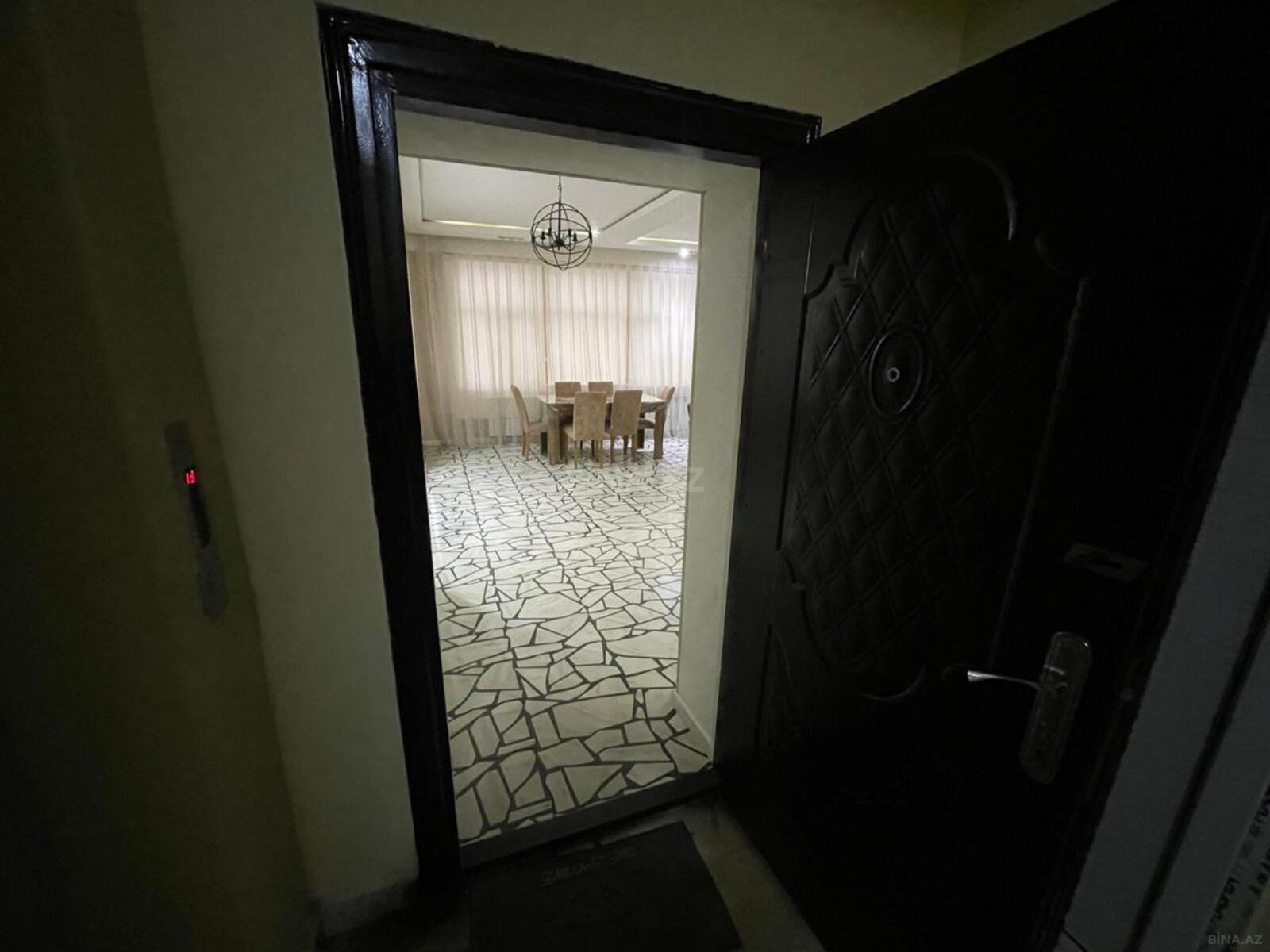 3 otaqlı Yeni tikili, Şah İsmayıl Xətai m., Bakı