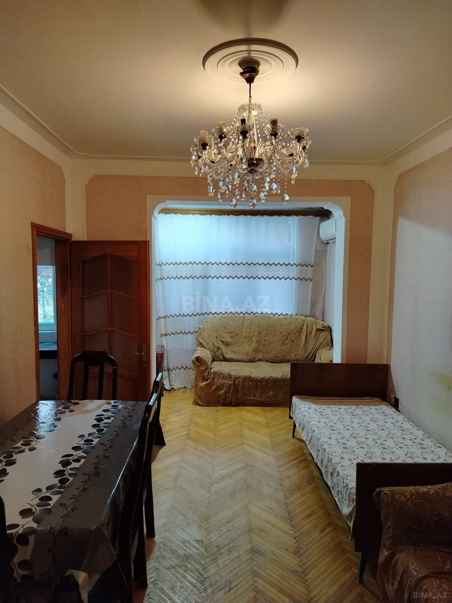 2 otaqlı Köhnə tikili, Memar Əcəmi m., Bakı