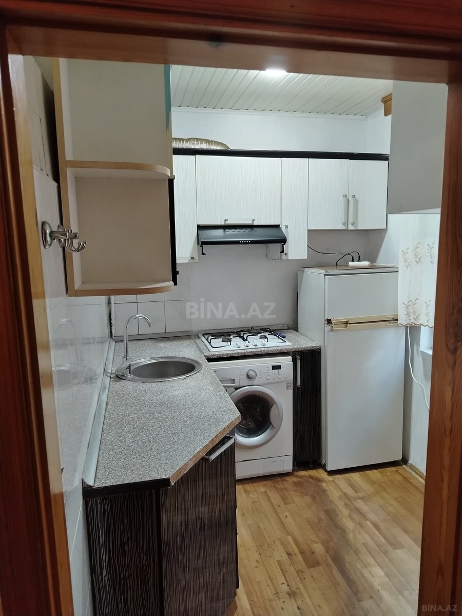 2 otaqlı Köhnə tikili, Memar Əcəmi m., Bakı