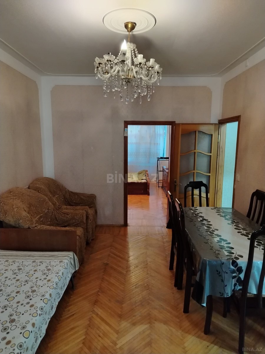 2 otaqlı Köhnə tikili, Memar Əcəmi m., Bakı