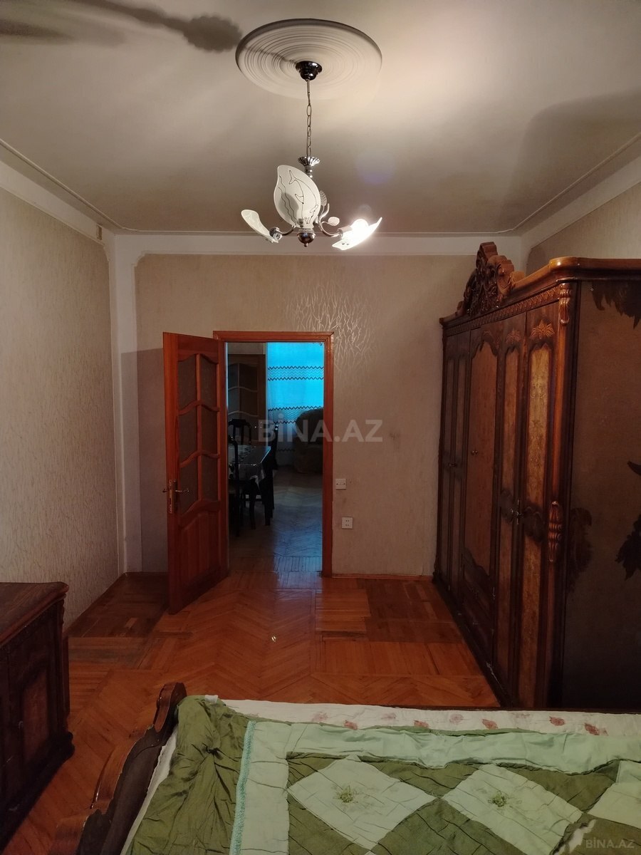 2 otaqlı Köhnə tikili, Memar Əcəmi m., Bakı
