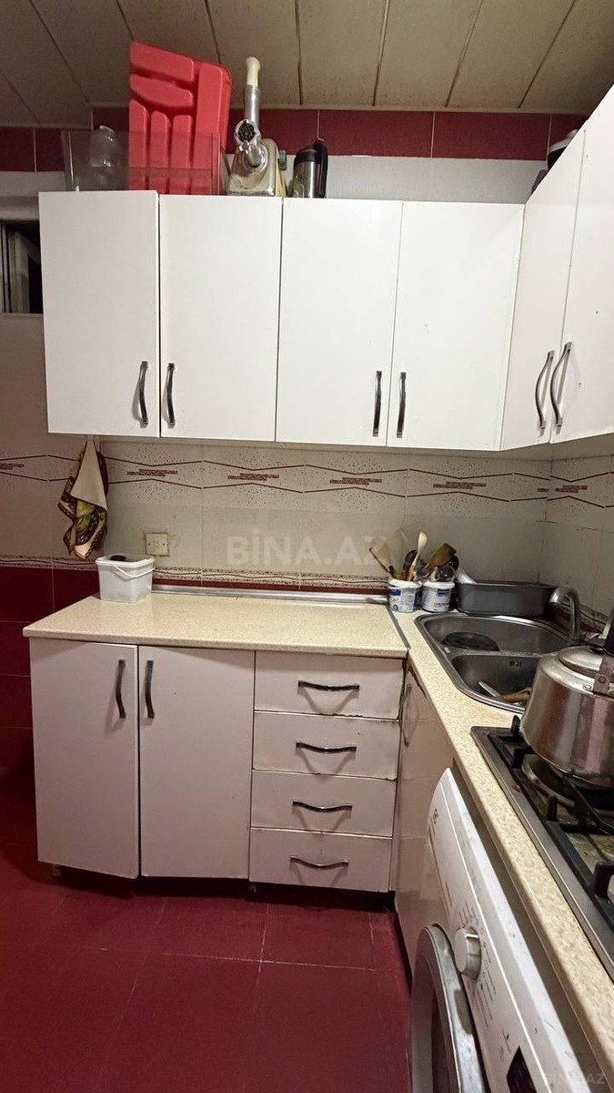 2 otaqlı Köhnə tikili, Memar Əcəmi m., Bakı