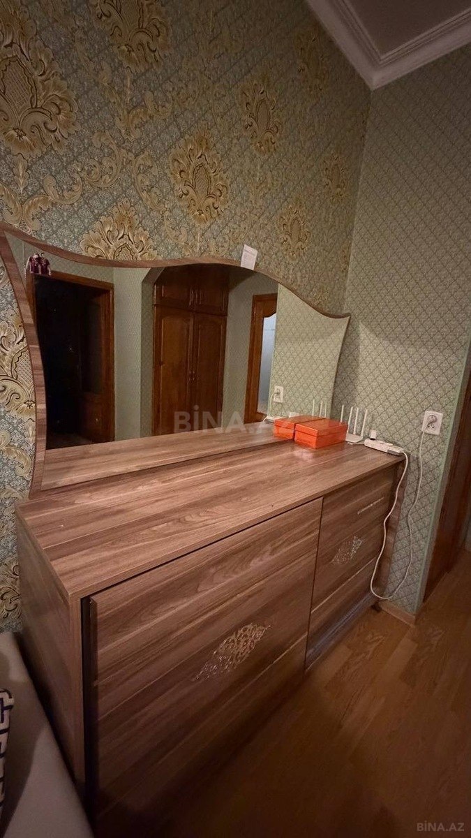 2 otaqlı Köhnə tikili, Memar Əcəmi m., Bakı