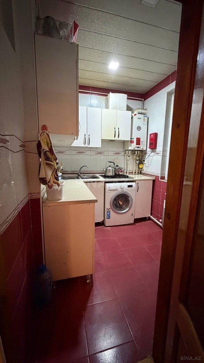 2 otaqlı Köhnə tikili, Memar Əcəmi m., Bakı