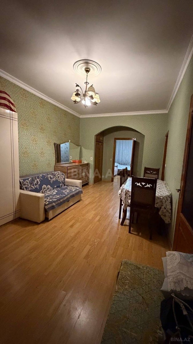 2 otaqlı Köhnə tikili, Memar Əcəmi m., Bakı