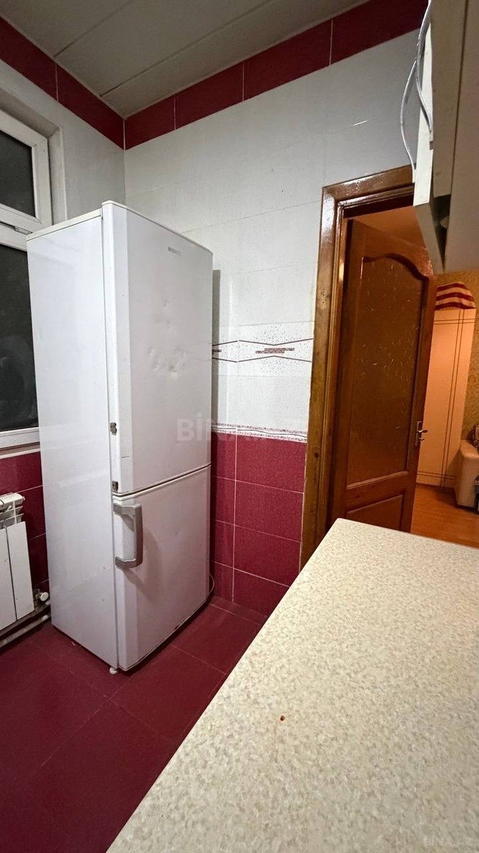 2 otaqlı Köhnə tikili, Memar Əcəmi m., Bakı