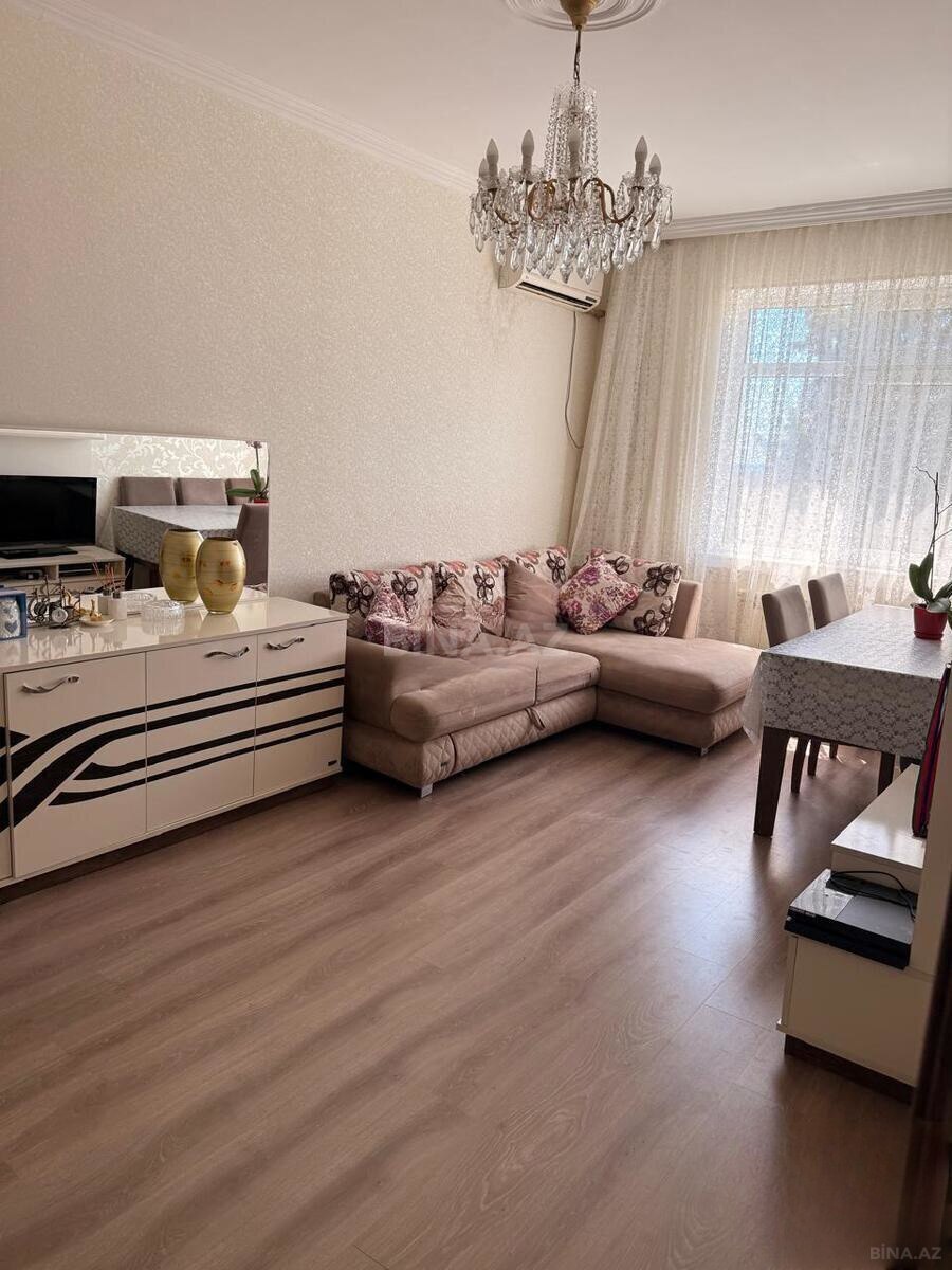 3 otaqlı Köhnə tikili, Həzi Aslanov m., Bakı