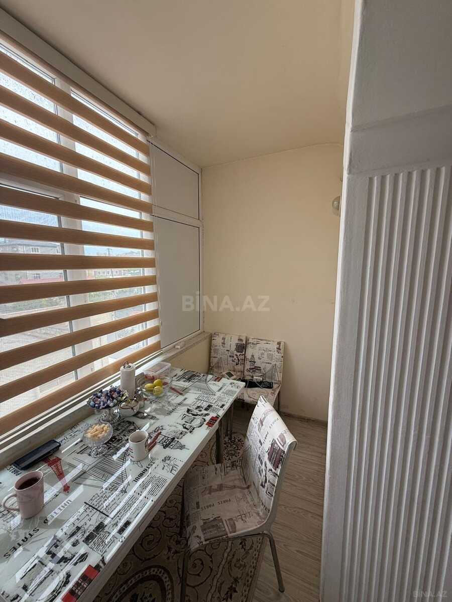 3 otaqlı Köhnə tikili, Bakıxanov q., Bakı