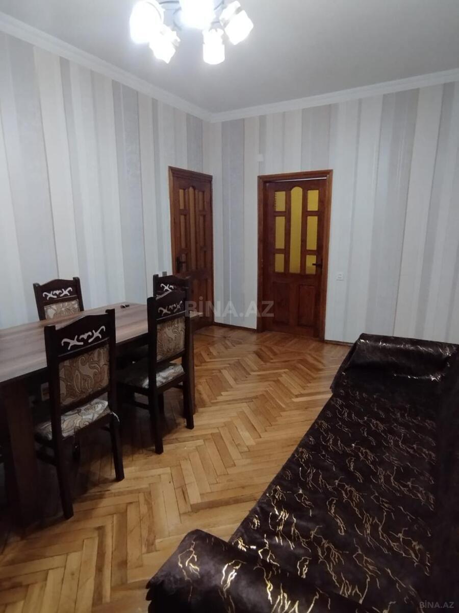 2 otaqlı Köhnə tikili, Memar Əcəmi m., Bakı