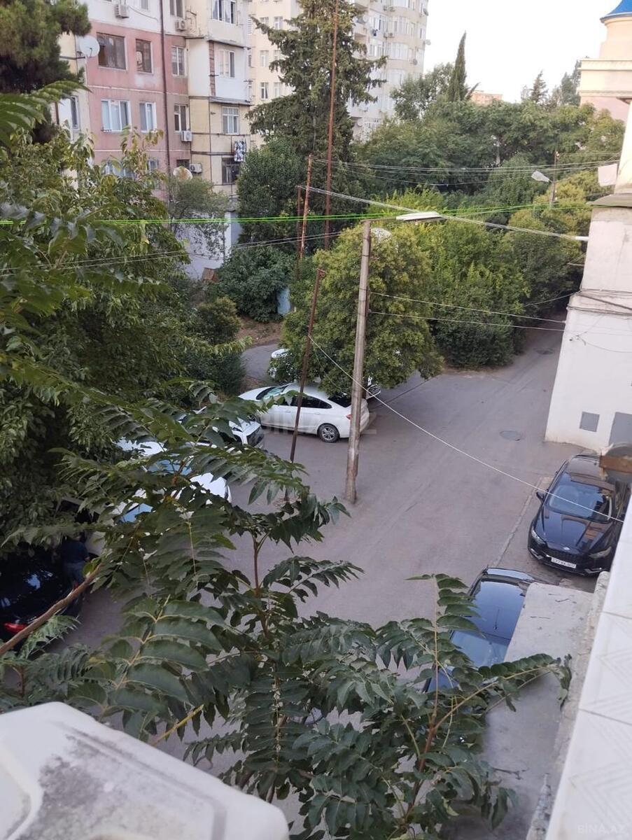 2 otaqlı Köhnə tikili, Memar Əcəmi m., Bakı