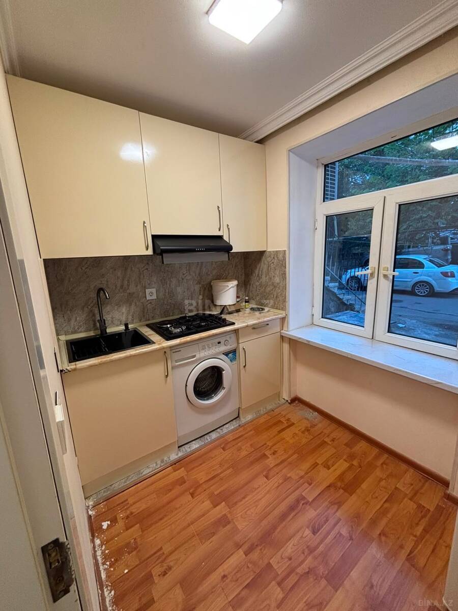 2 otaqlı Köhnə tikili, İnşaatçılar m., Bakı