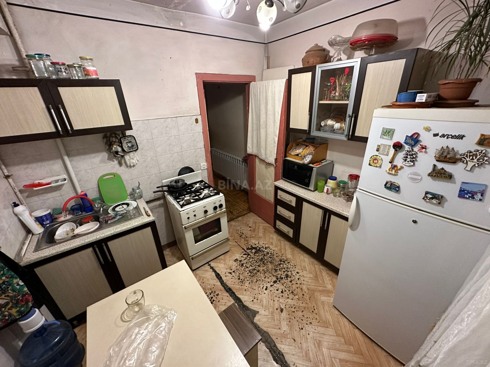3 otaqlı Köhnə tikili, 28 May m., Bakı