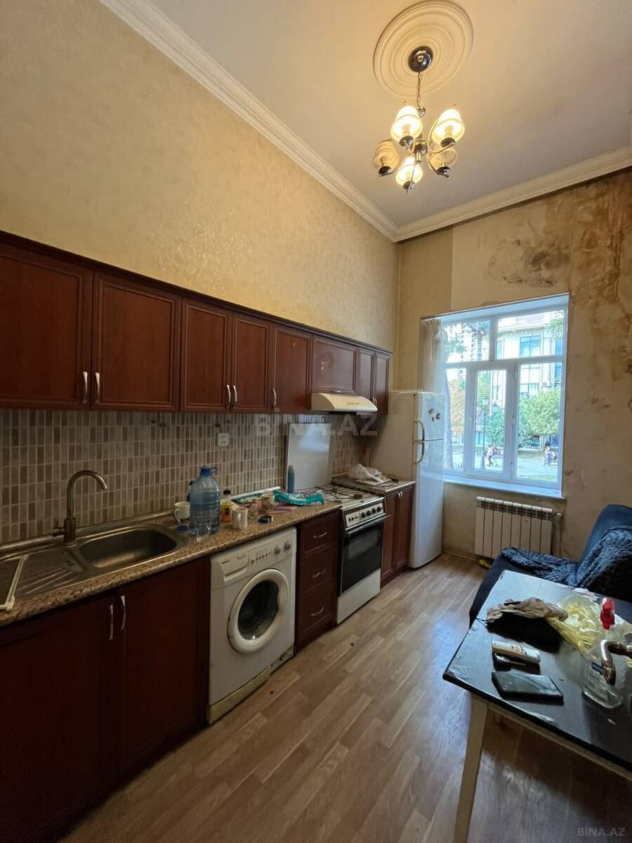 2 otaqlı Köhnə tikili, 28 May m., Bakı