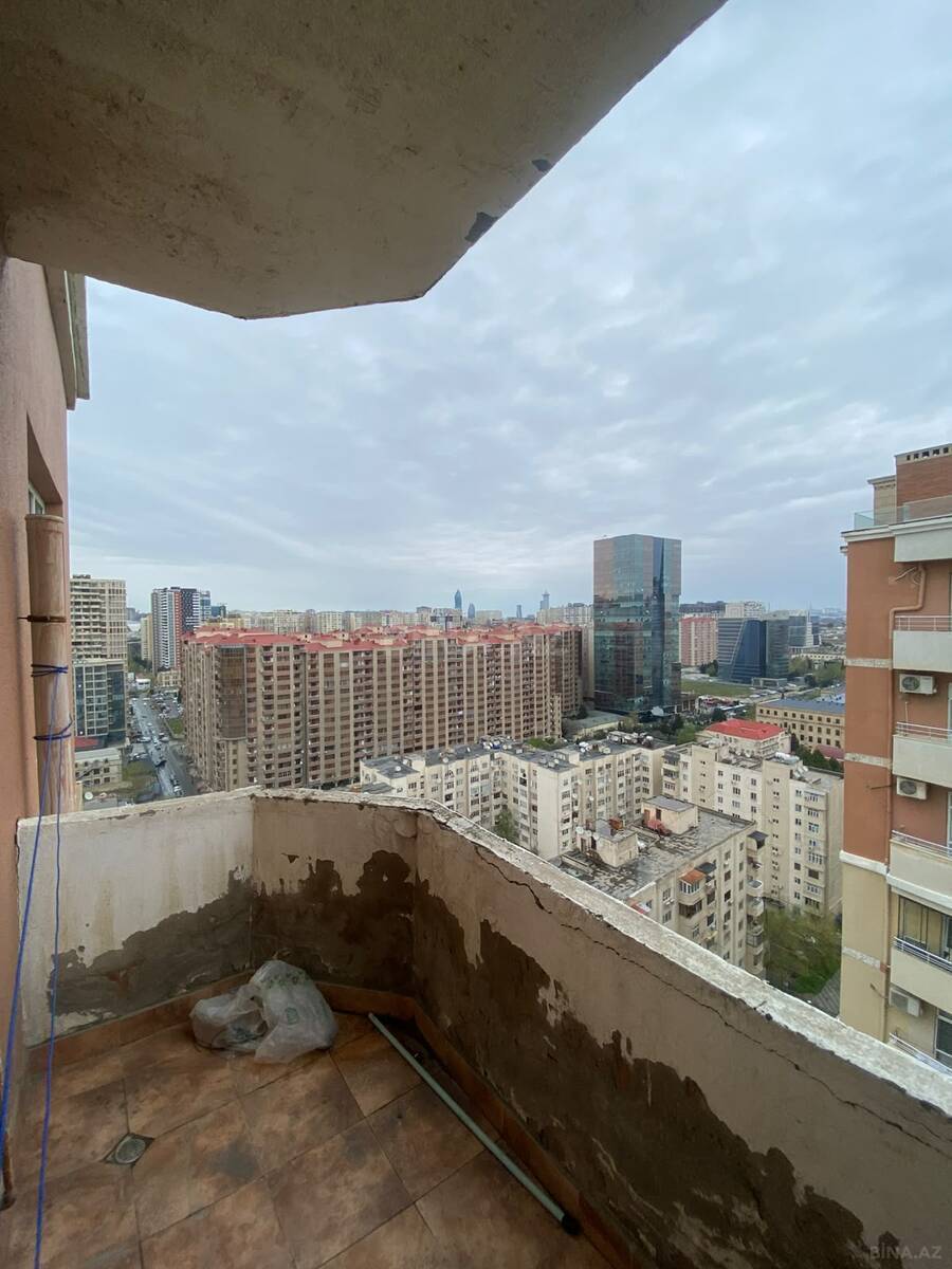 3 otaqlı Yeni tikili, Şah İsmayıl Xətai m., Bakı