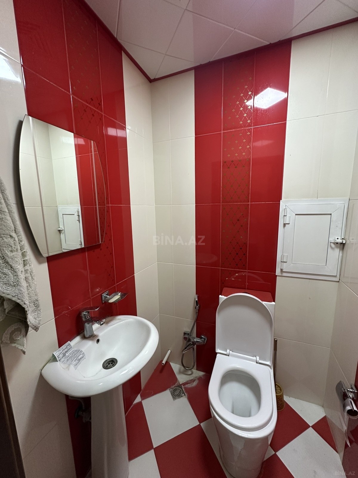 3 otaqlı Yeni tikili, Xırdalan