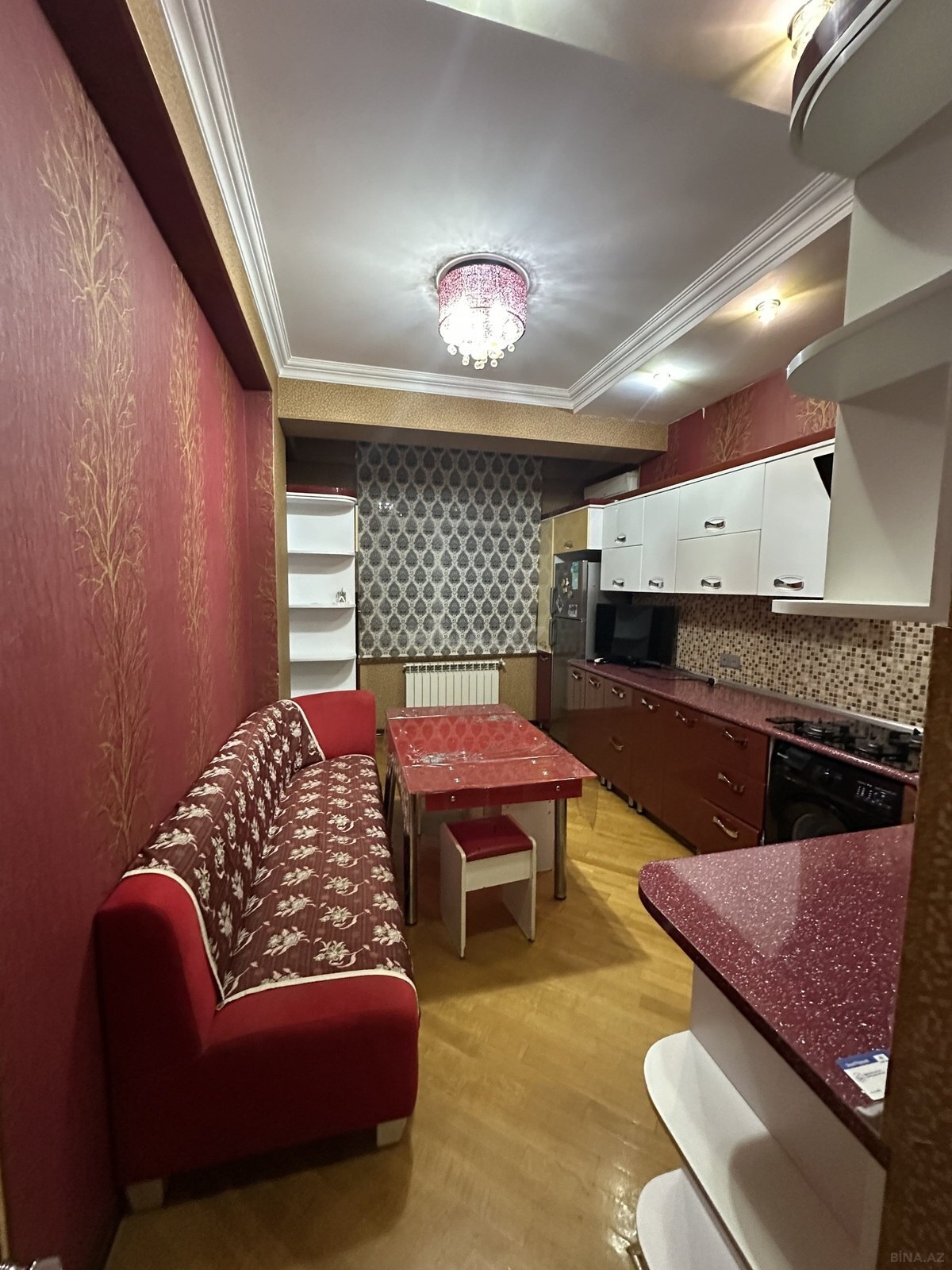 3 otaqlı Yeni tikili, Xırdalan