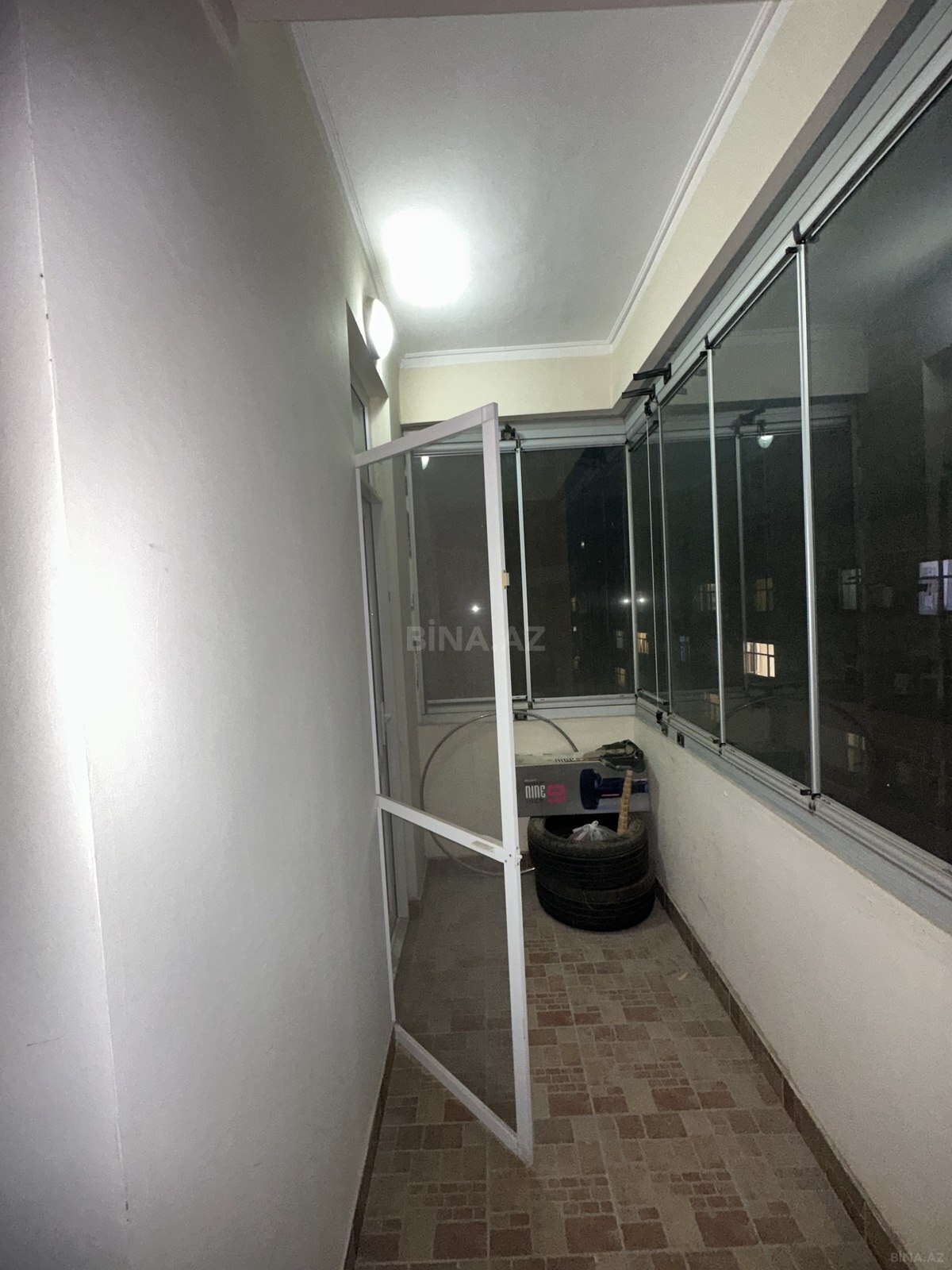 3 otaqlı Yeni tikili, Xırdalan