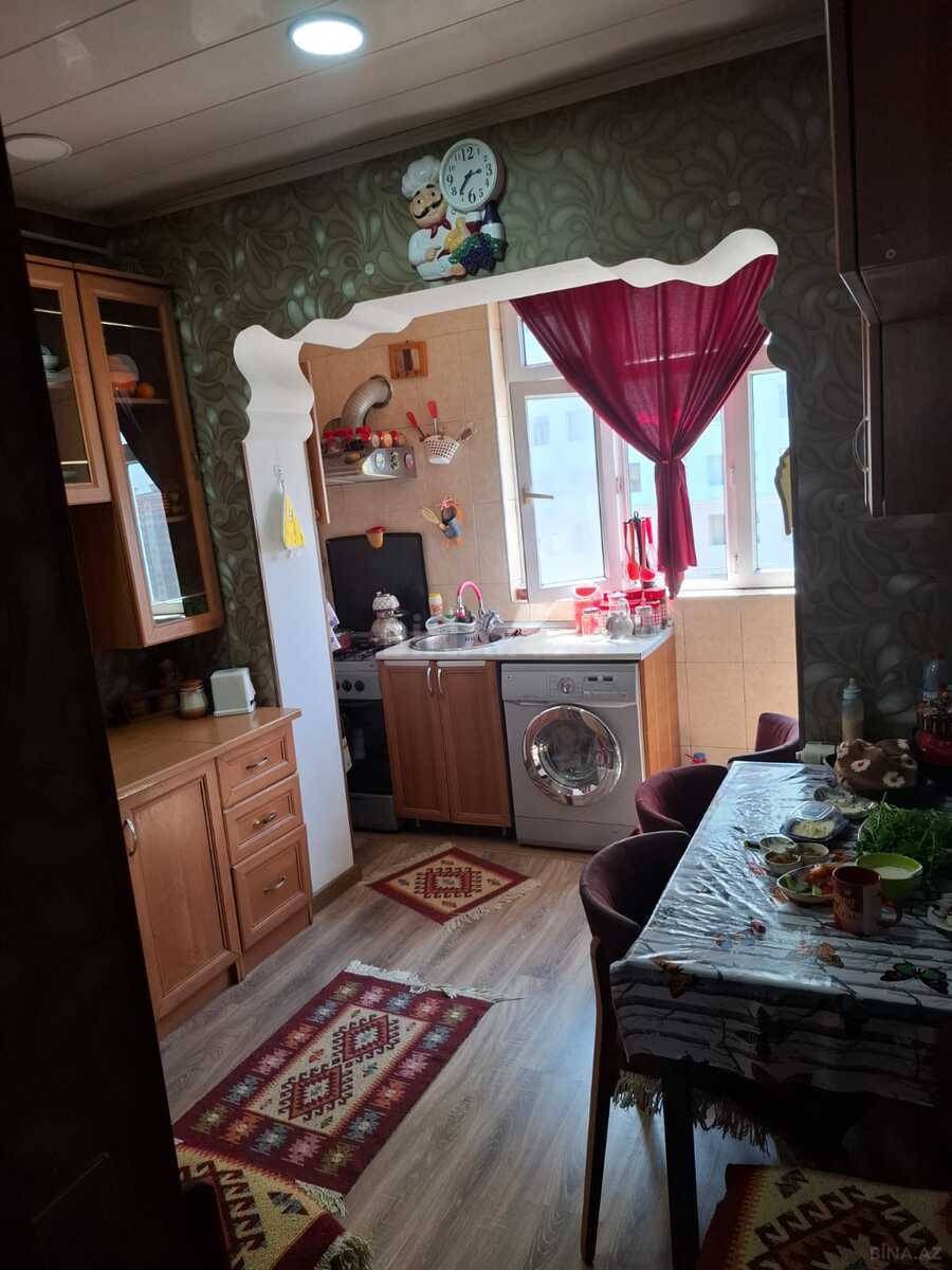 4 otaqlı Köhnə tikili, Yeni Günəşli q., Bakı