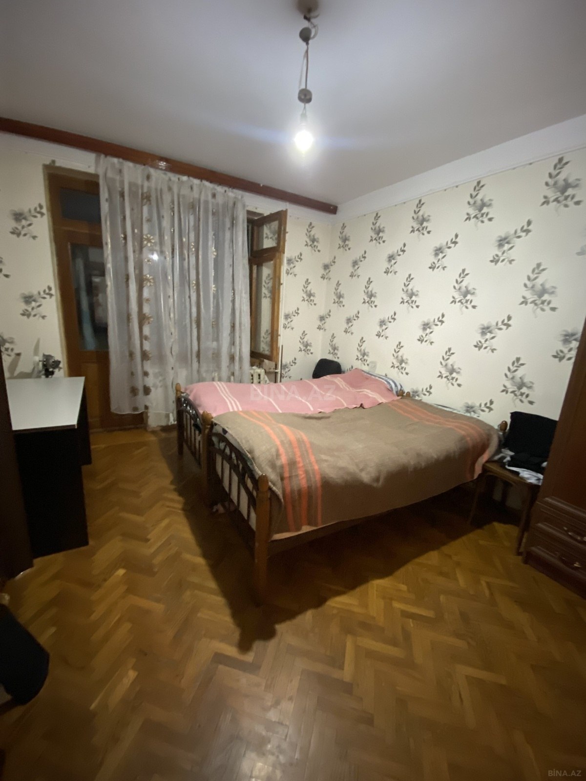 2 otaqlı Köhnə tikili, Elmlər Akademiyası m., Bakı