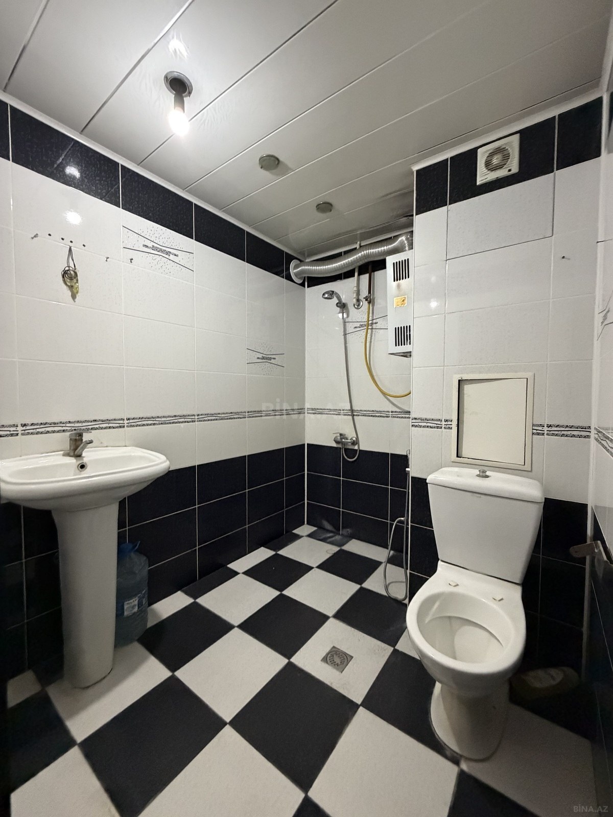 2 otaqlı Köhnə tikili, Neftçilər m., Bakı