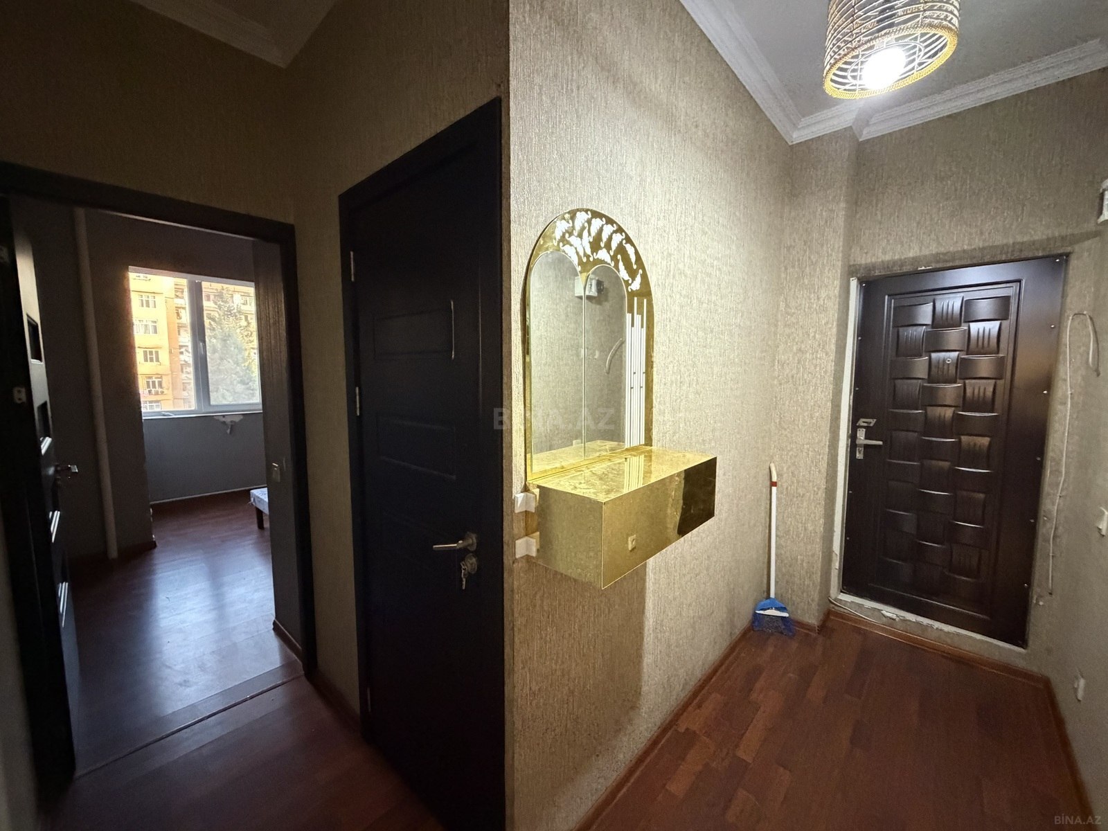 2 otaqlı Köhnə tikili, Neftçilər m., Bakı
