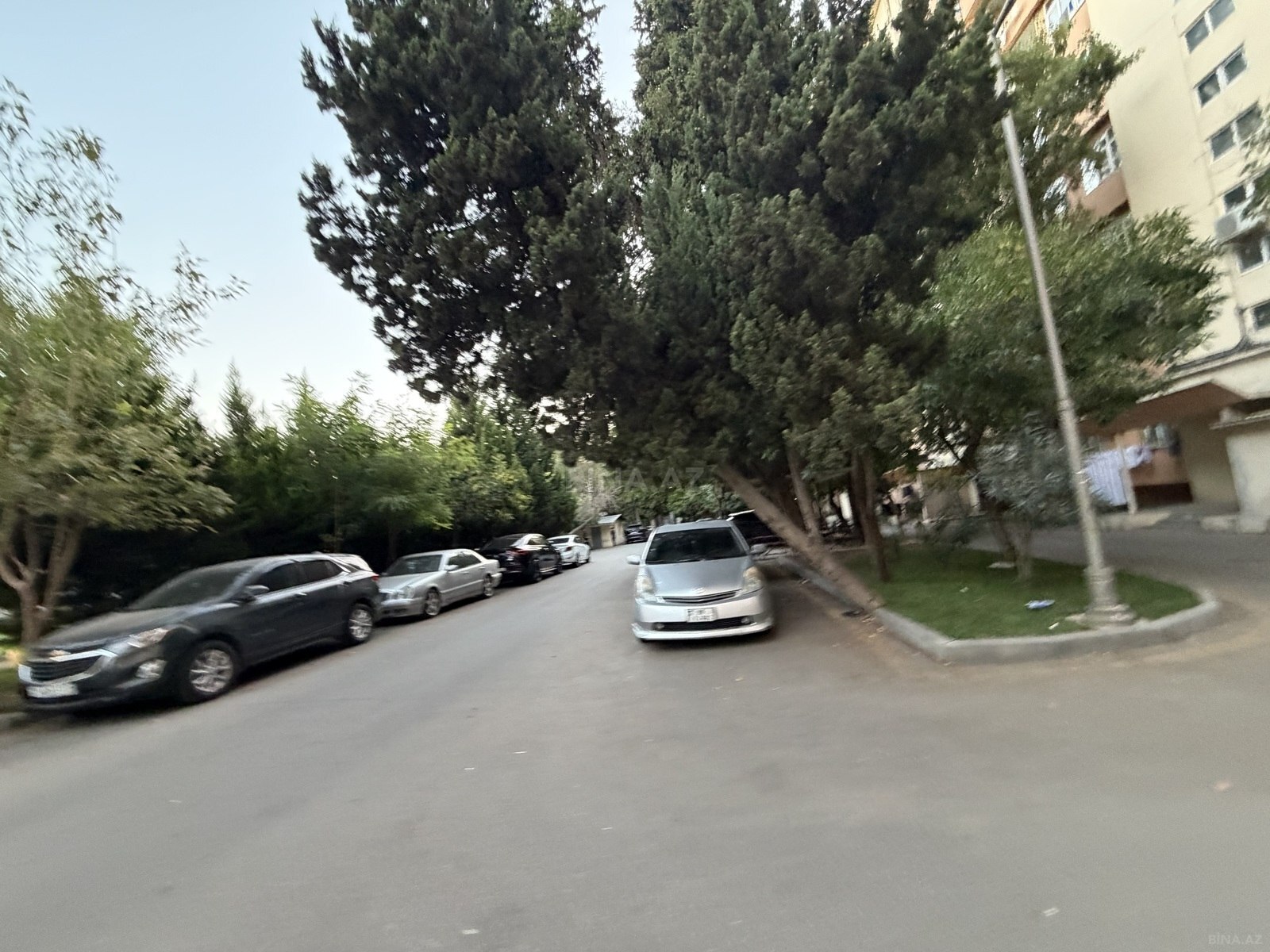 2 otaqlı Köhnə tikili, Neftçilər m., Bakı