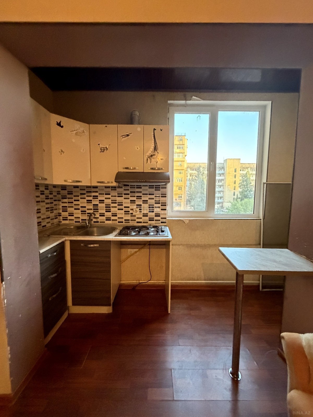 2 otaqlı Köhnə tikili, Neftçilər m., Bakı