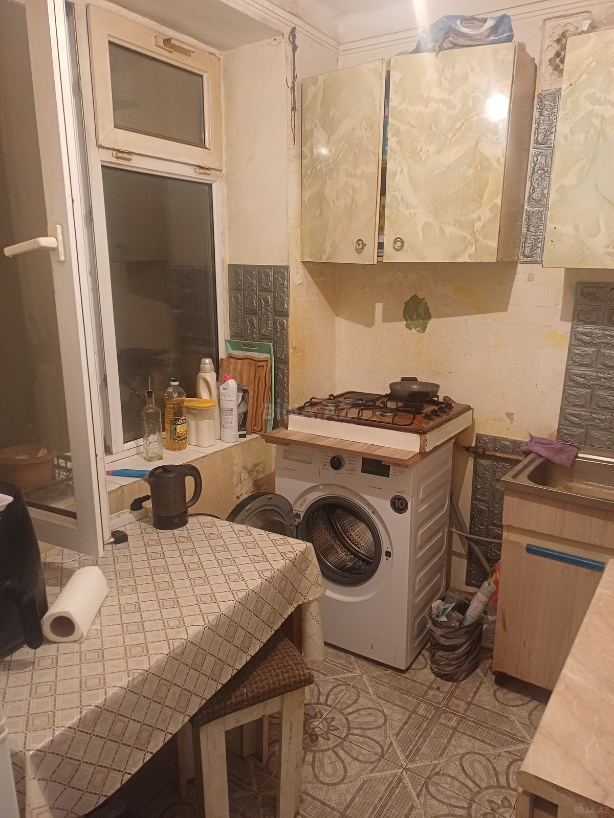 2 otaqlı Köhnə tikili, Qara Qarayev m., Bakı