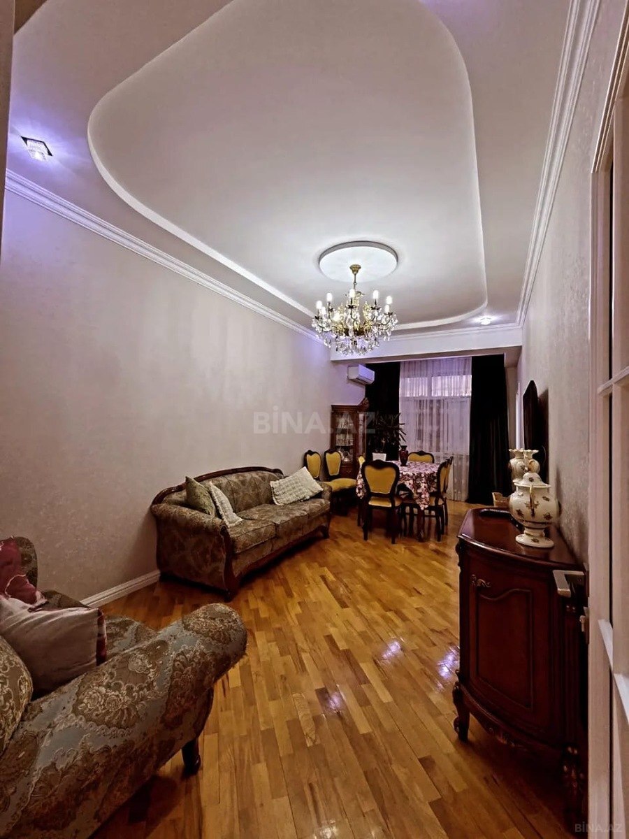 3 otaqlı Yeni tikili, Xırdalan