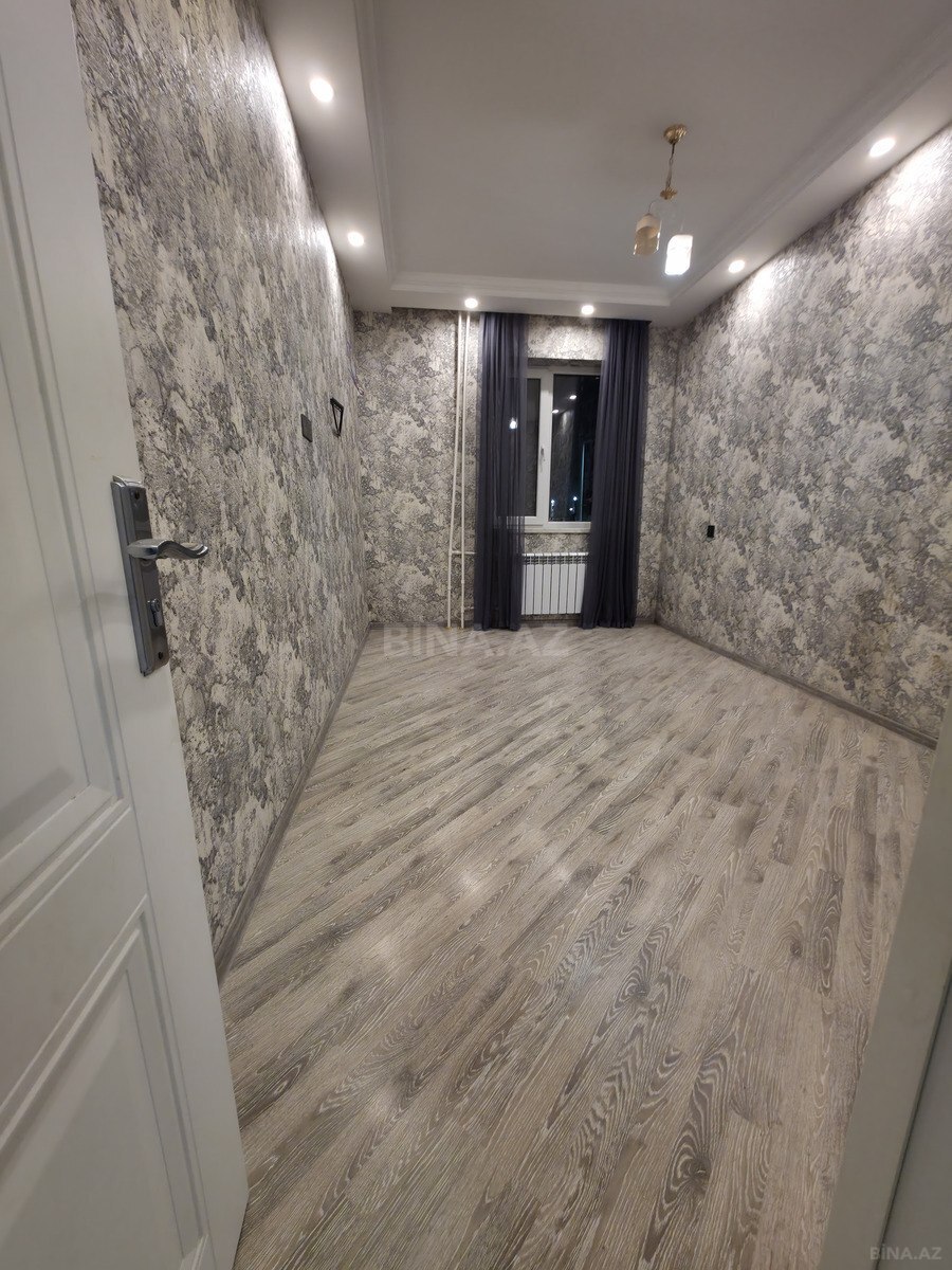 3 otaqlı Köhnə tikili, Bakıxanov q., Bakı