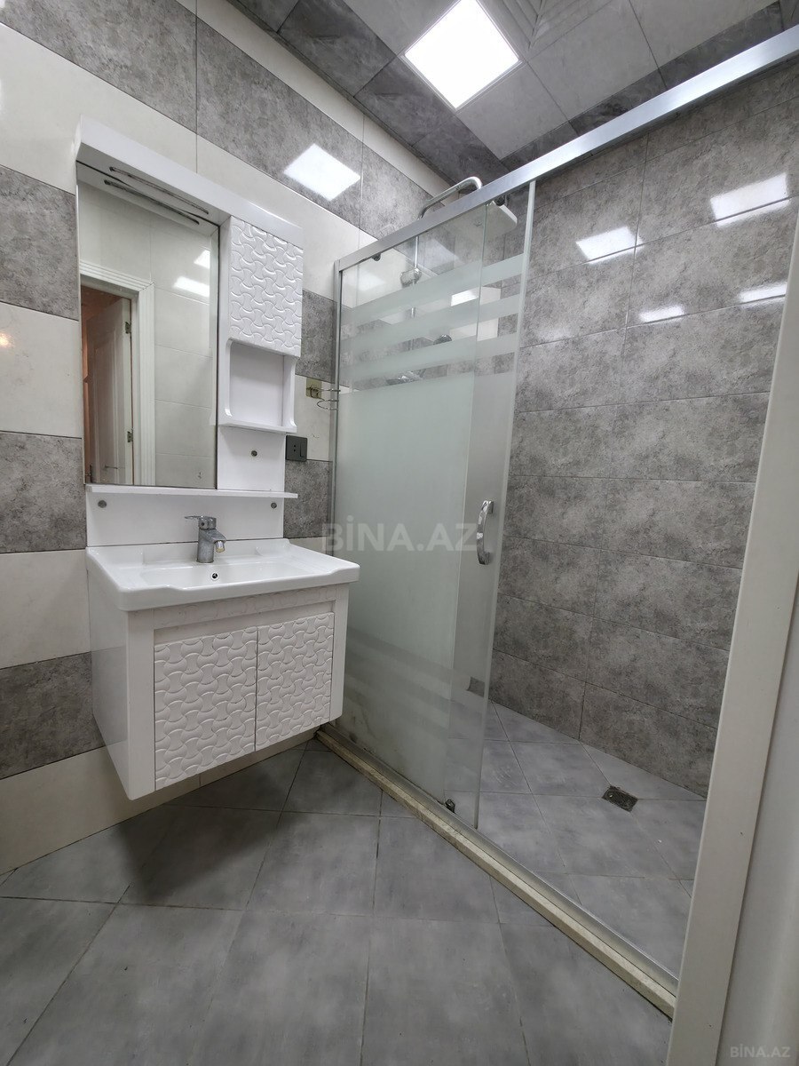 3 otaqlı Köhnə tikili, Bakıxanov q., Bakı