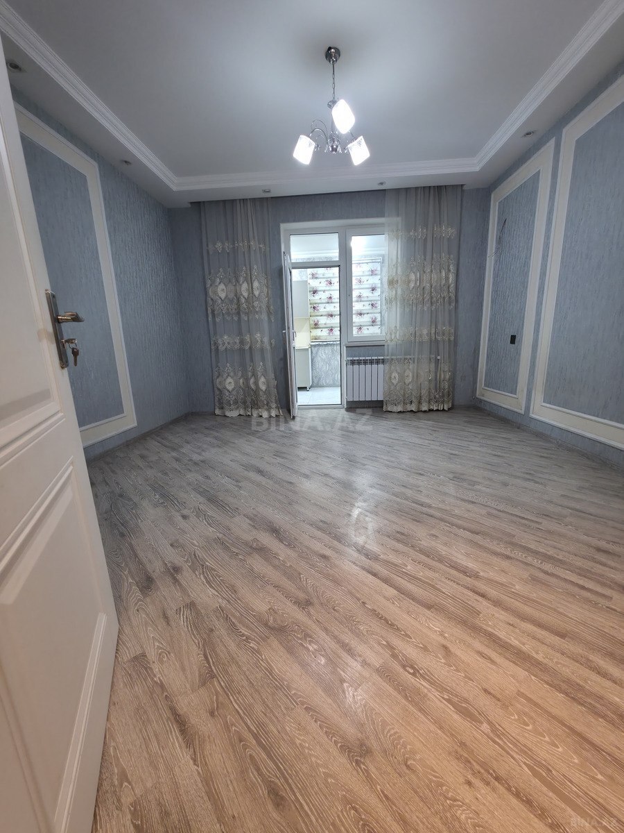 3 otaqlı Köhnə tikili, Bakıxanov q., Bakı