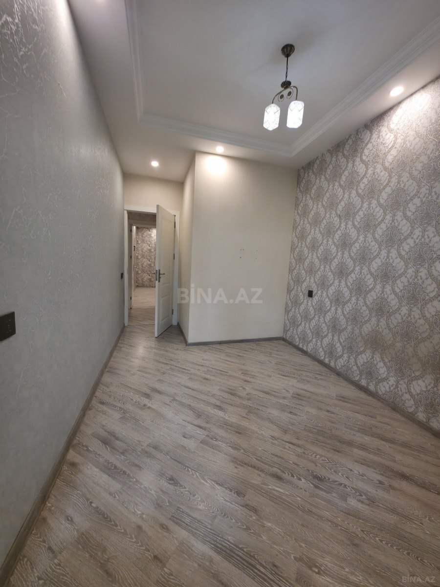 3 otaqlı Köhnə tikili, Bakıxanov q., Bakı