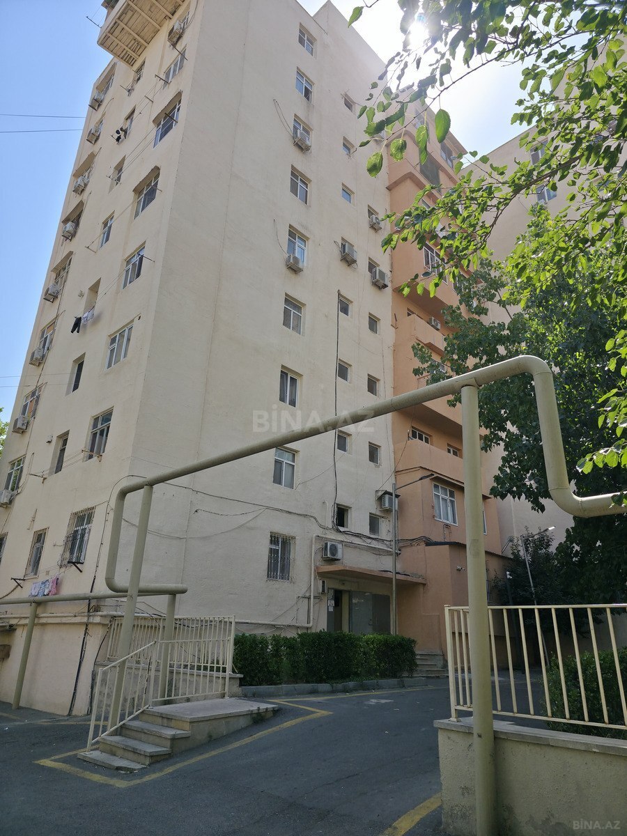 3 otaqlı Köhnə tikili, Bakıxanov q., Bakı