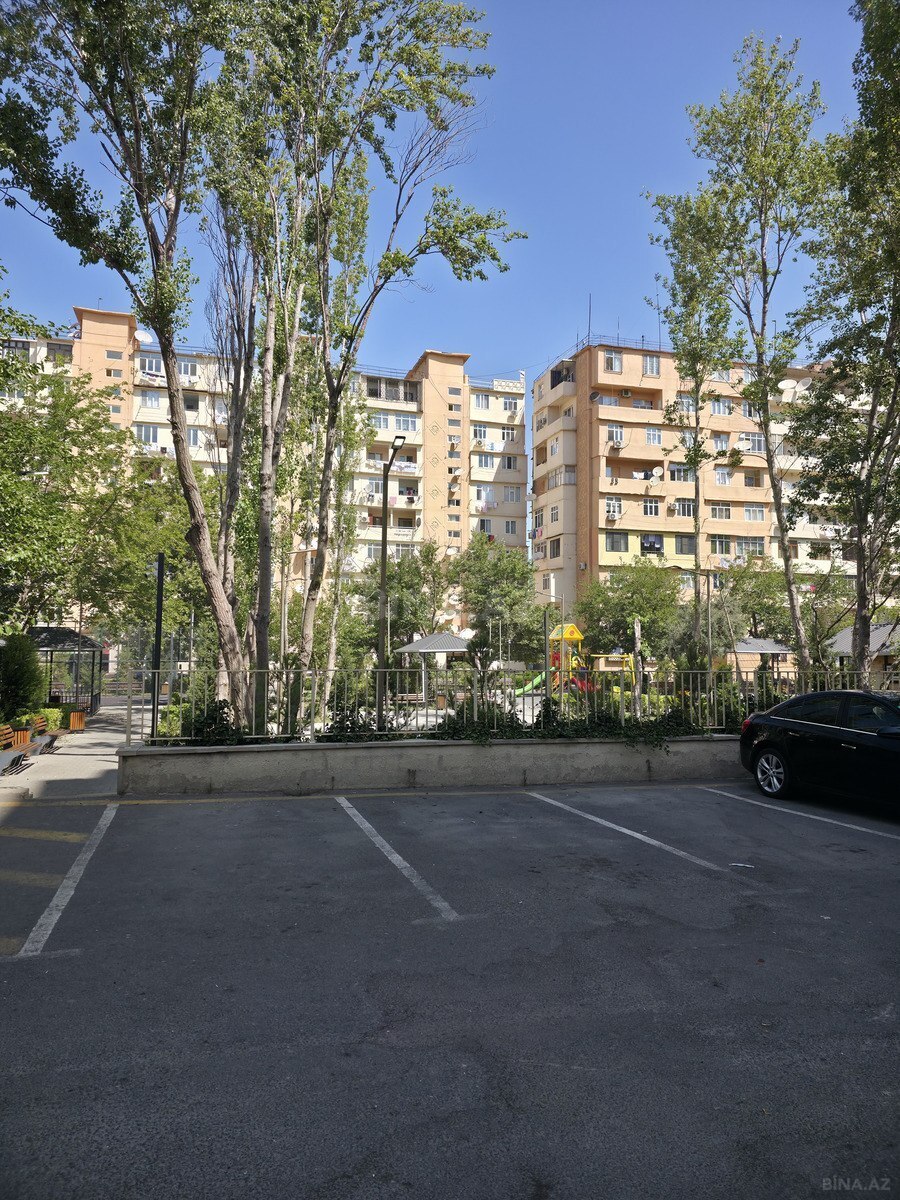 3 otaqlı Köhnə tikili, Bakıxanov q., Bakı
