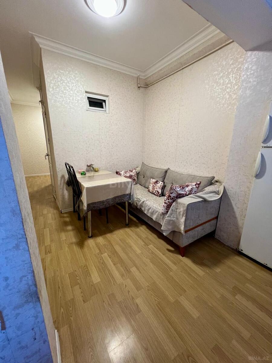 3 otaqlı Köhnə tikili, Bakıxanov q., Bakı